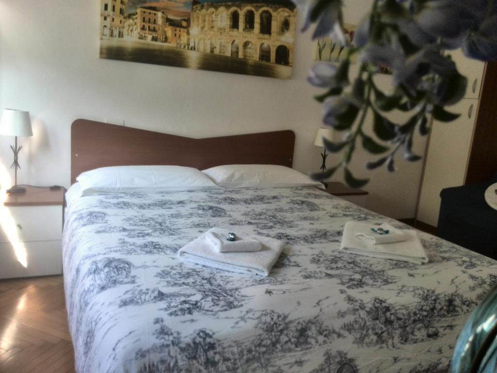 Отель A Casa Di Luca Верона Экстерьер фото