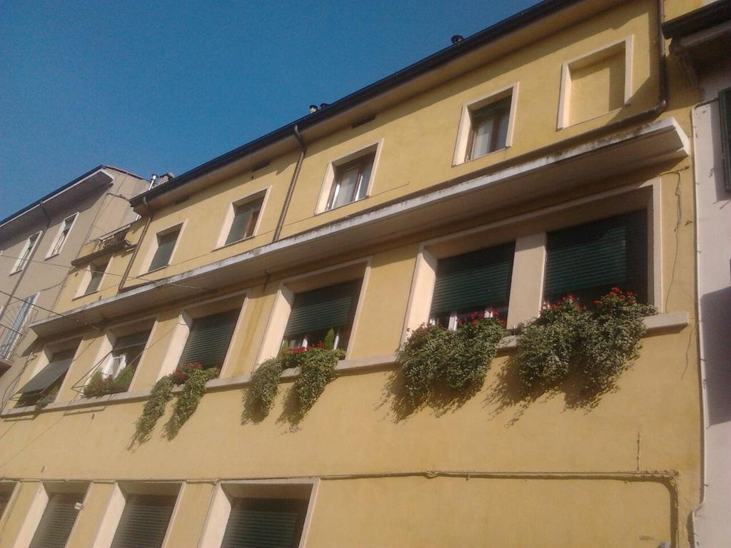 Отель A Casa Di Luca Верона Экстерьер фото