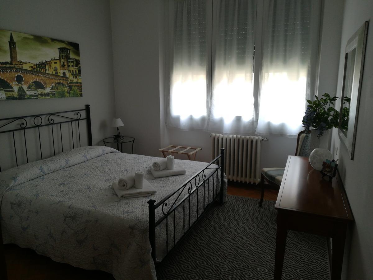 Отель A Casa Di Luca Верона Экстерьер фото