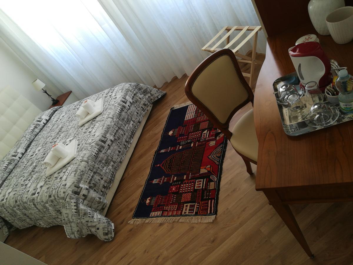 Отель A Casa Di Luca Верона Экстерьер фото