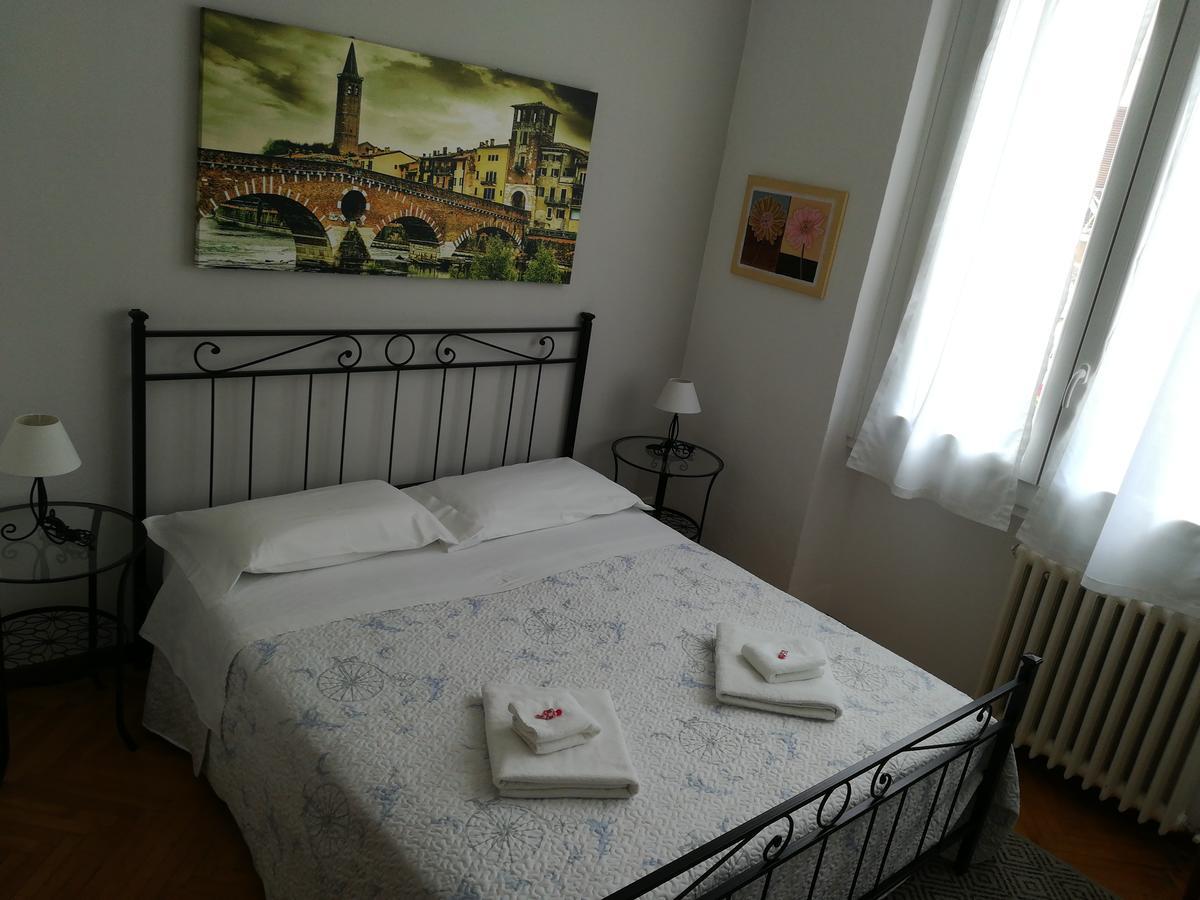 Отель A Casa Di Luca Верона Экстерьер фото