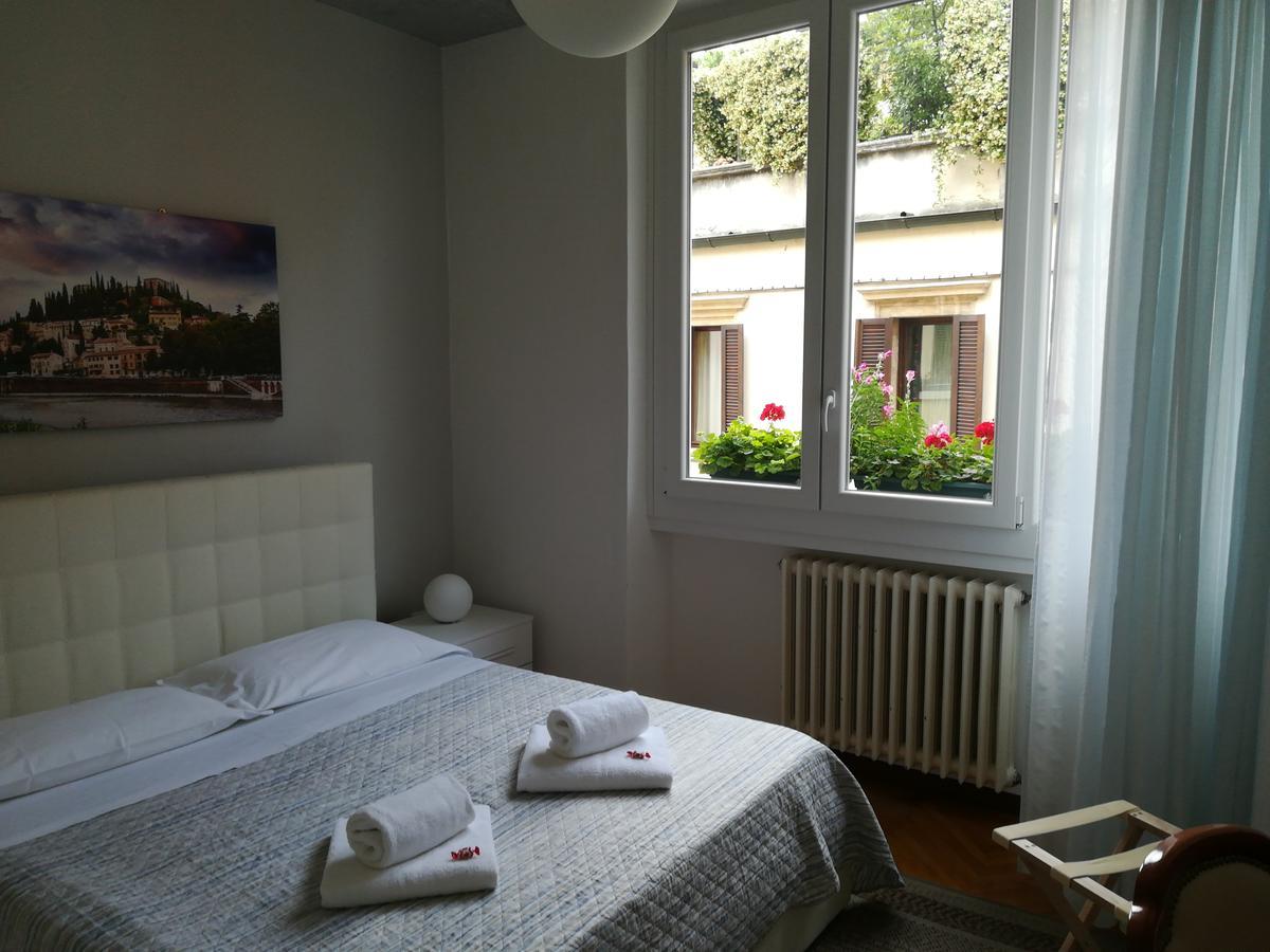 Отель A Casa Di Luca Верона Экстерьер фото