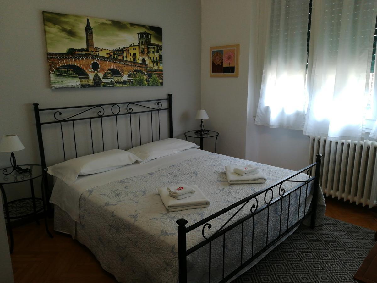 Отель A Casa Di Luca Верона Экстерьер фото