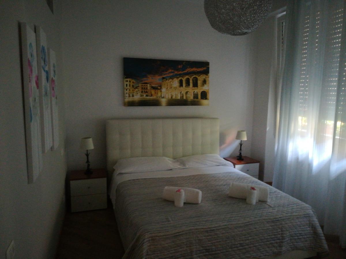 Отель A Casa Di Luca Верона Экстерьер фото