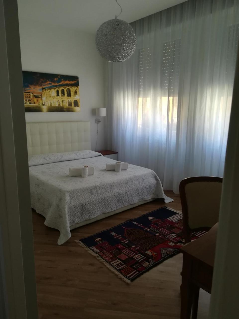 Отель A Casa Di Luca Верона Экстерьер фото