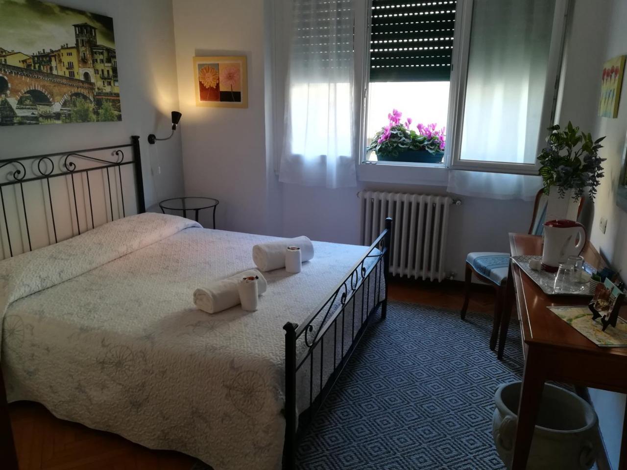 Отель A Casa Di Luca Верона Экстерьер фото