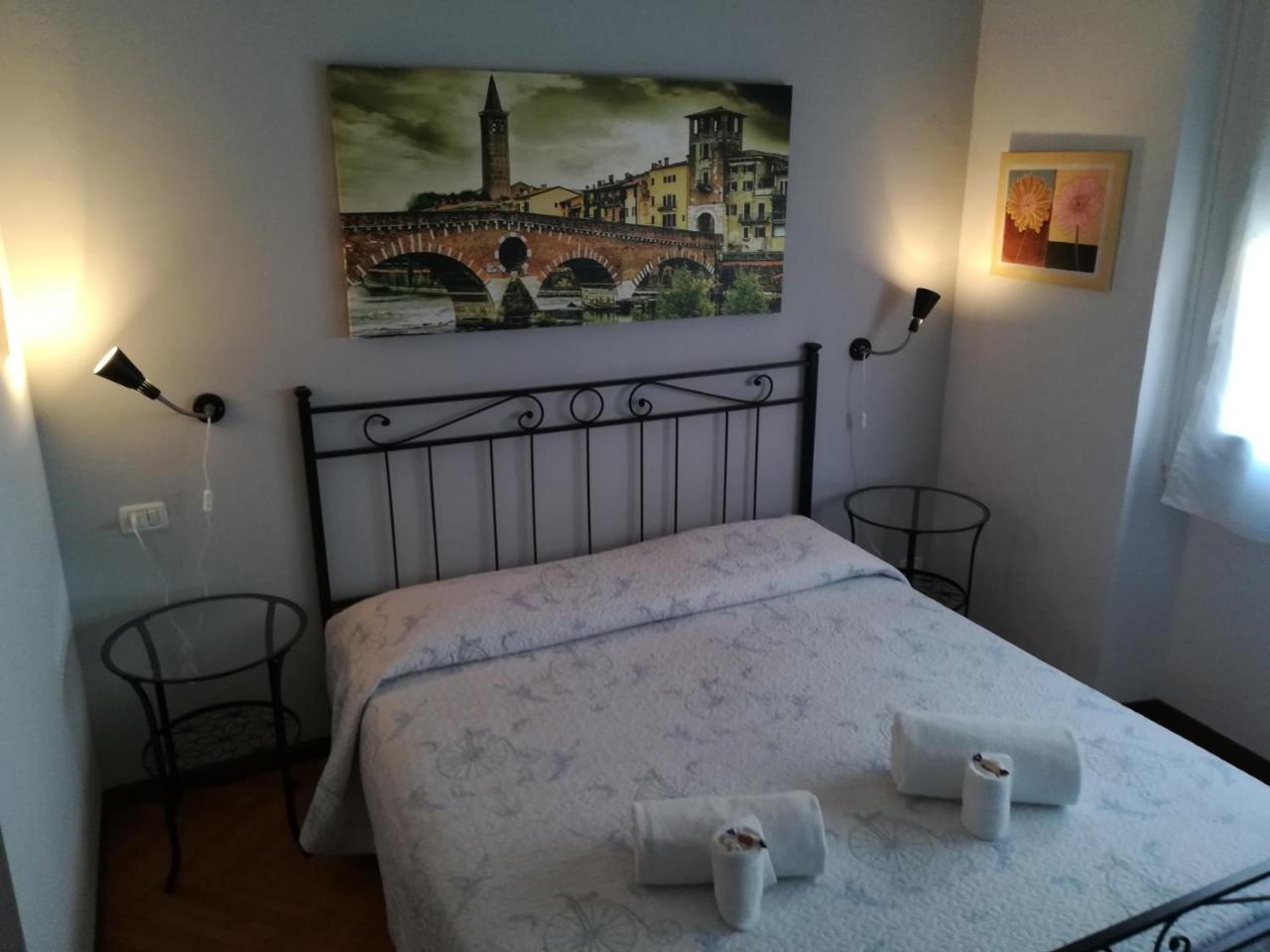 Отель A Casa Di Luca Верона Экстерьер фото